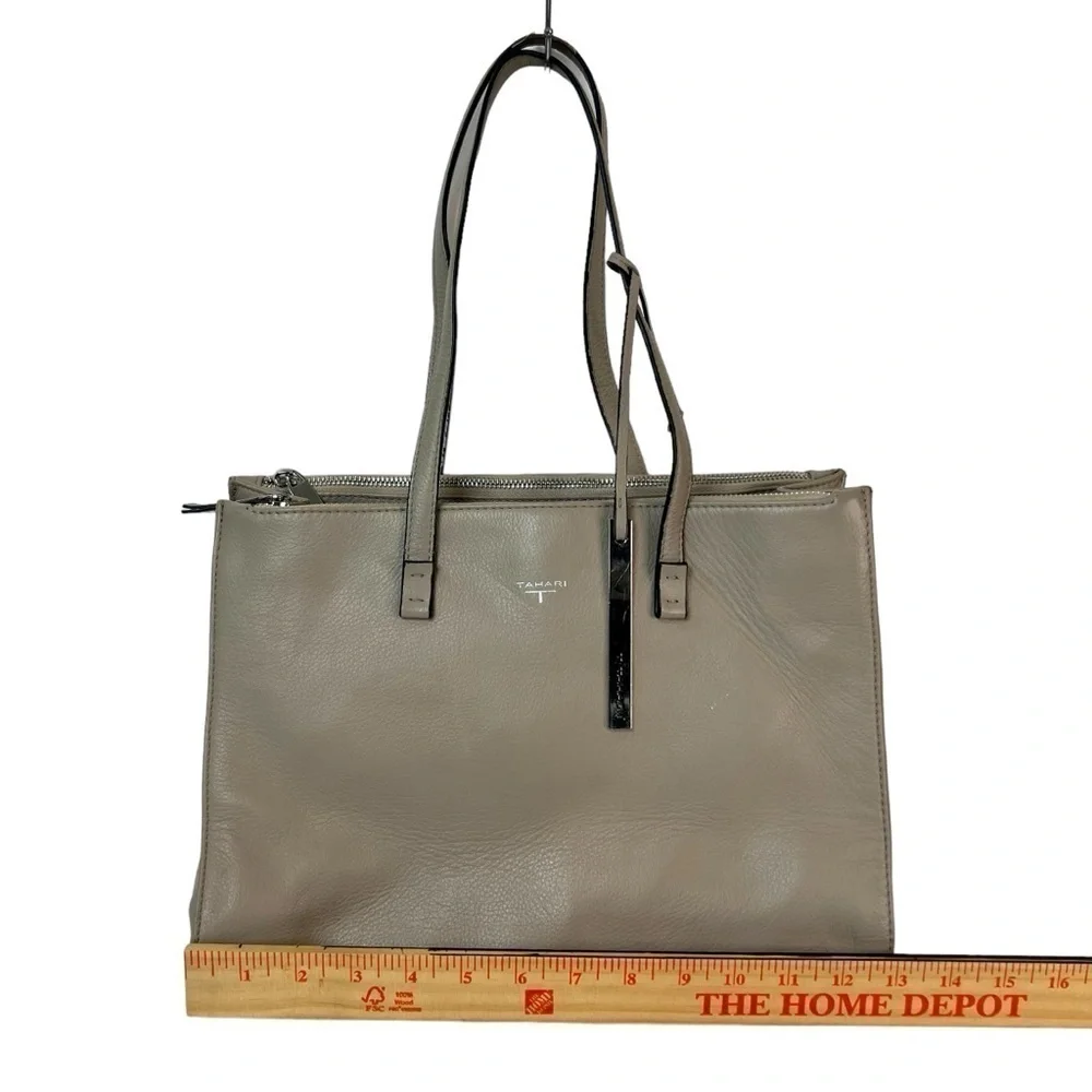 T Tahari Leather Tote Bag Tan Structured Everyday Work Shoulder Bag Zip Neutral